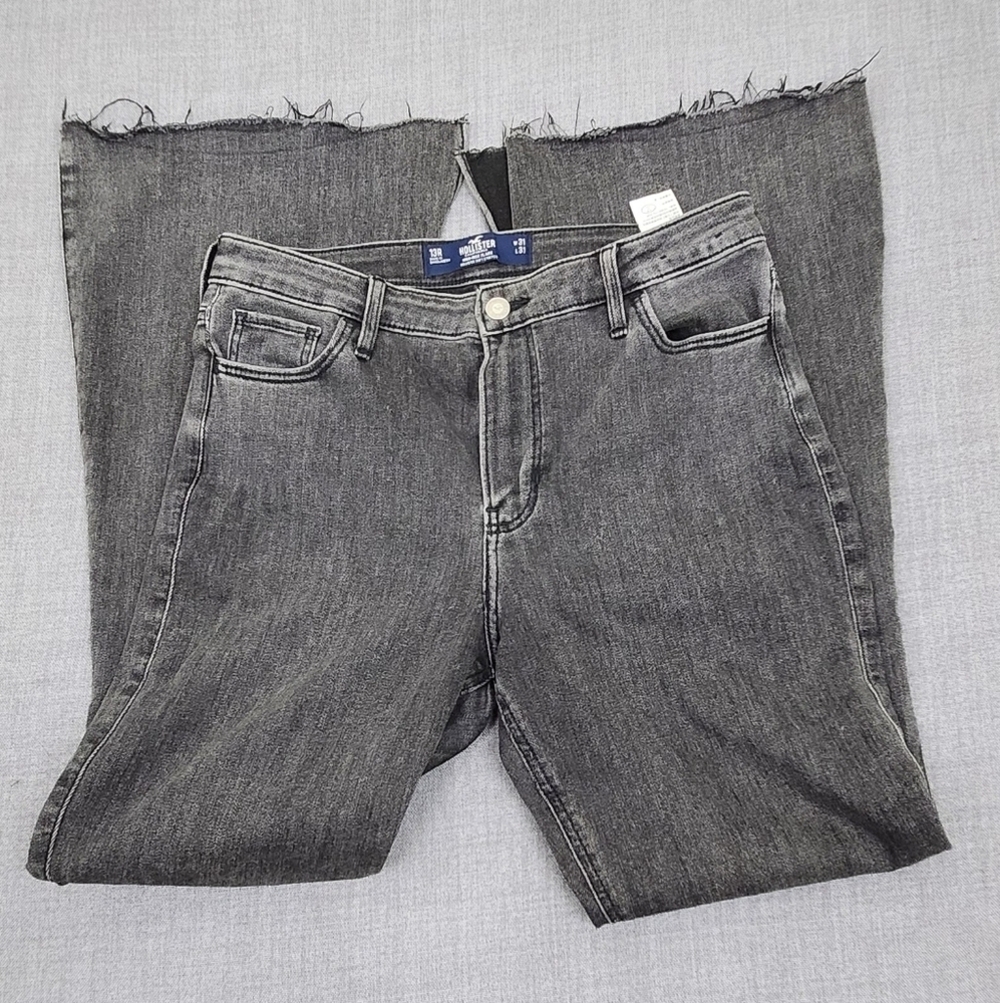 Hollister High Rise Soft Stretch Flare Distressed Style Black Denim Jeans. 13R - Picture 4 of 11